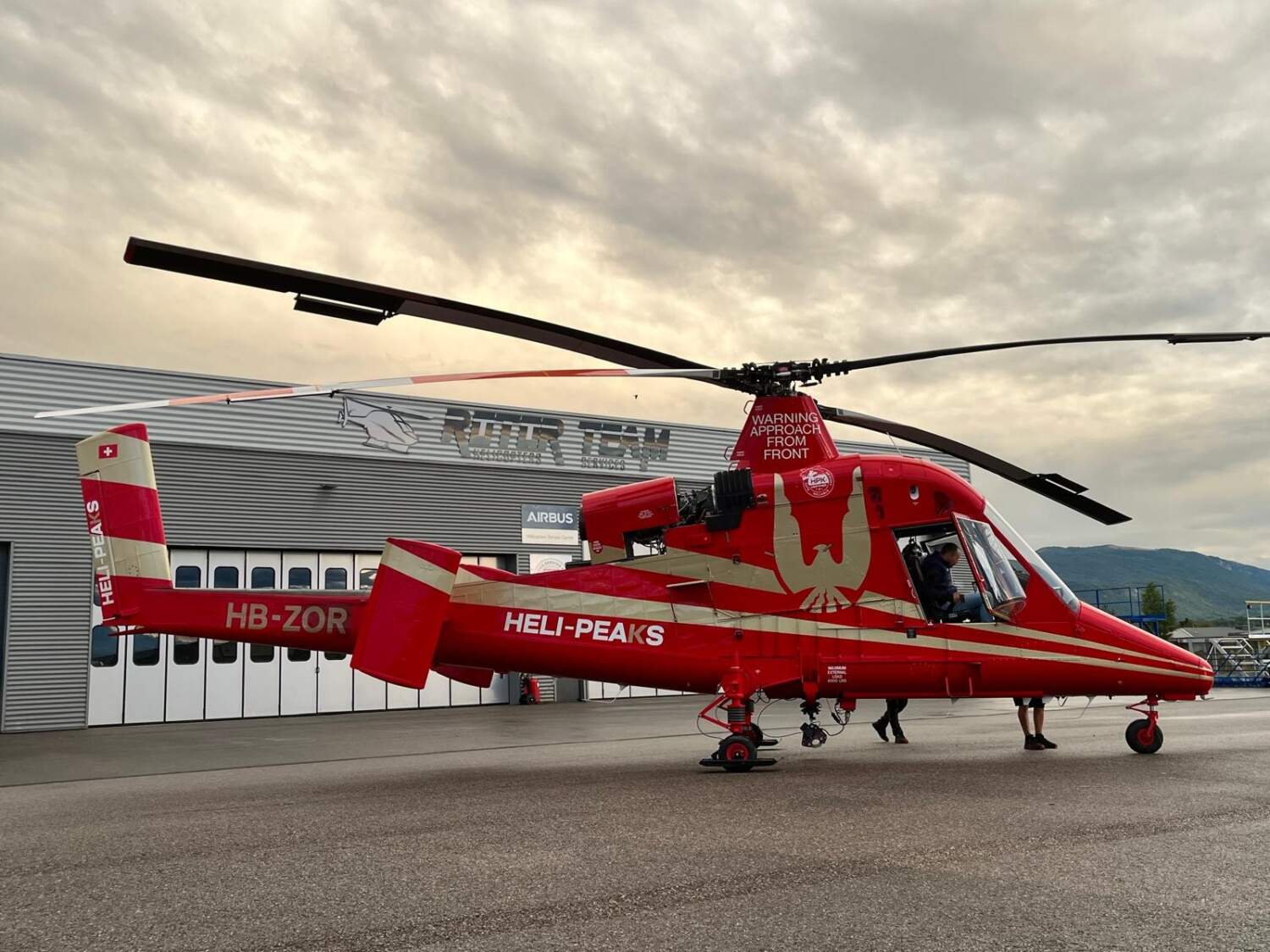 K-Max maintenance for the Hélipeak helicopter in Annecy by Rotor Team