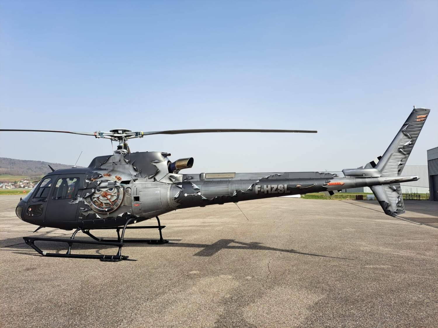 Hangar de personnalisation d'hélicoptère par Rotor Team à Epagny-Metz-Tessy
